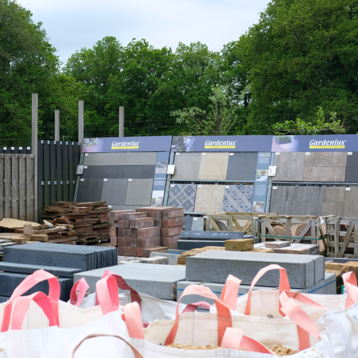 Bij tuincentrum Schmitz in Vlodrop, nabij Roermond, kunt u terecht voor Gardenlux tegels en meer. Bij tuincentrum Schmitz in Vlodrop, nabij Roermond, kunt u terecht voor Gardenlux tegels en meer.