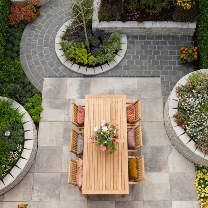 Bij tuincentrum Schmitz in Vlodrop, nabij Roermond, kunt u terecht voor Gardenlux tegels en meer. Bij tuincentrum Schmitz in Vlodrop, nabij Roermond, kunt u terecht voor Gardenlux tegels en meer.