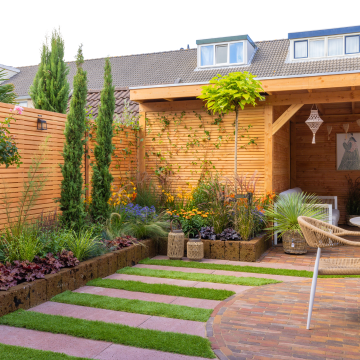 Bij tuincentrum Schmitz in Vlodrop, nabij Roermond, kunt u terecht voor terrastegels en meer van Gardenlux! Bij tuincentrum Schmitz in Vlodrop, nabij Roermond, kunt u terecht voor terrastegels en meer van Gardenlux!