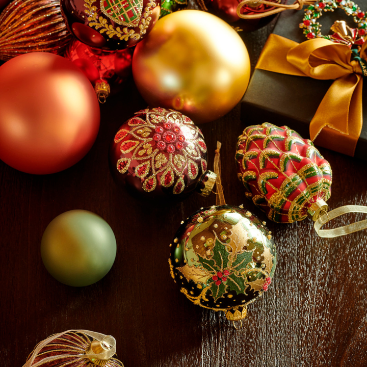 Ook kerstballen koopt u (online) bij tuincentrum Schmitz!