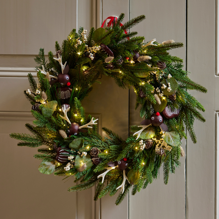 Ook kerstkransen koopt u (online) bij tuincentrum Schmitz!