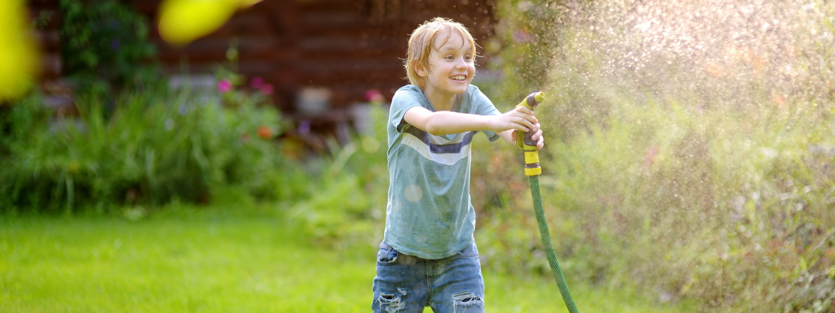 Waterpret zonder zwembad: creatieve DIY-ideeën voor hete dagen