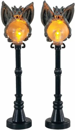 Gargoyle lamp post bo s2